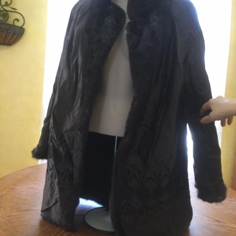 Elegant Authentic Mink  Fur-Trimmed Coat
